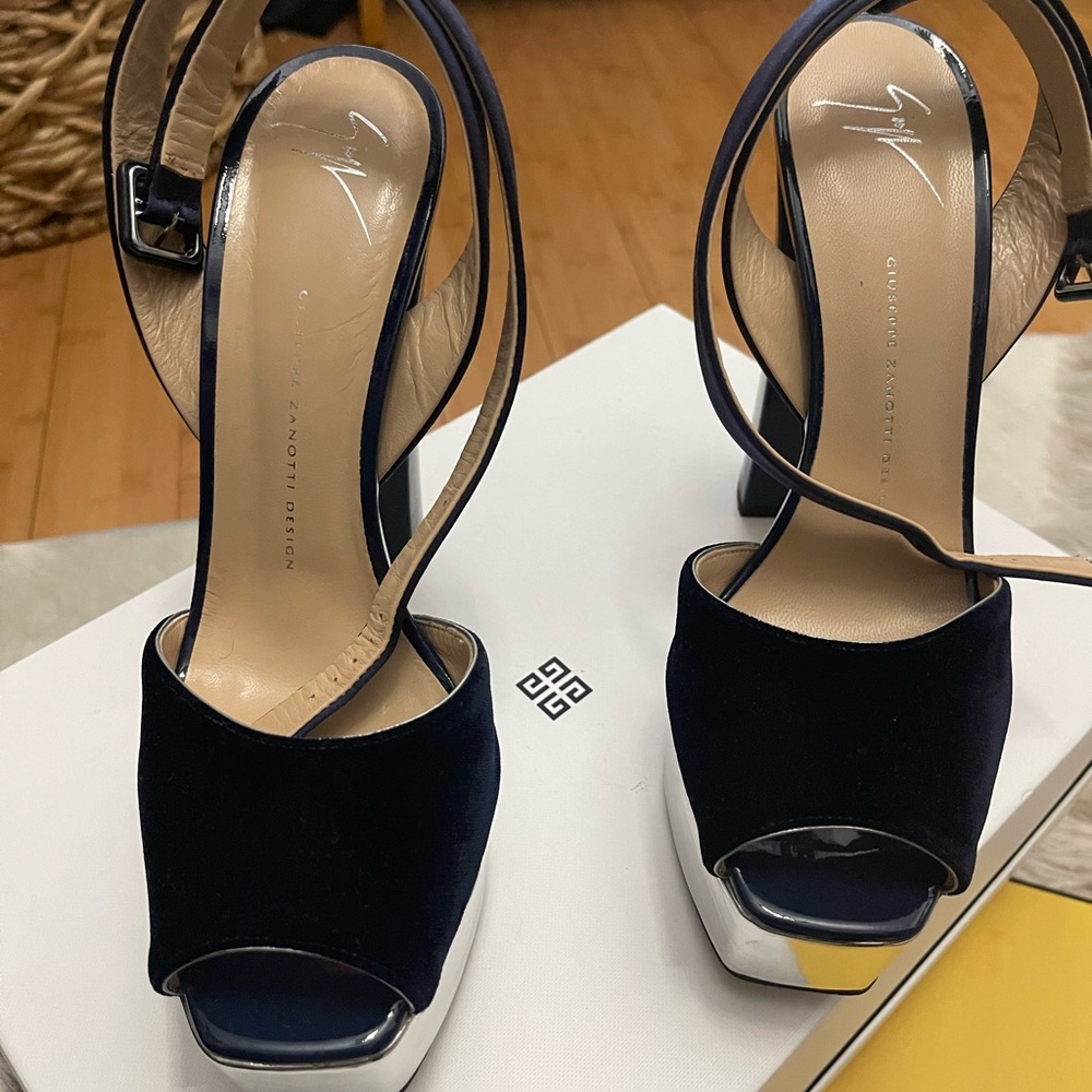 Guiseppe Zanotti blue velvet and satin mirrored sandals. Size 41